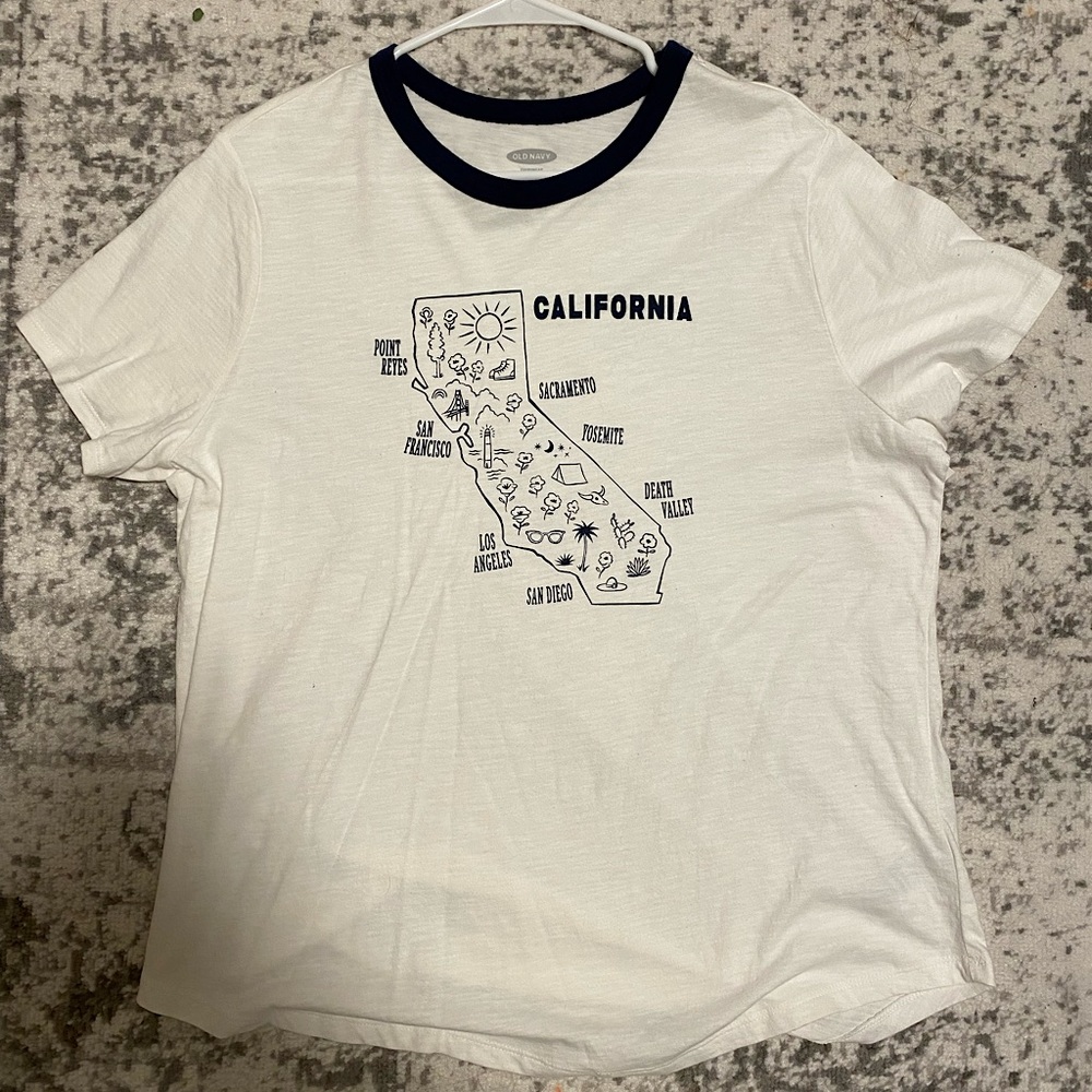 California Everywear Old Navy T-Shirt